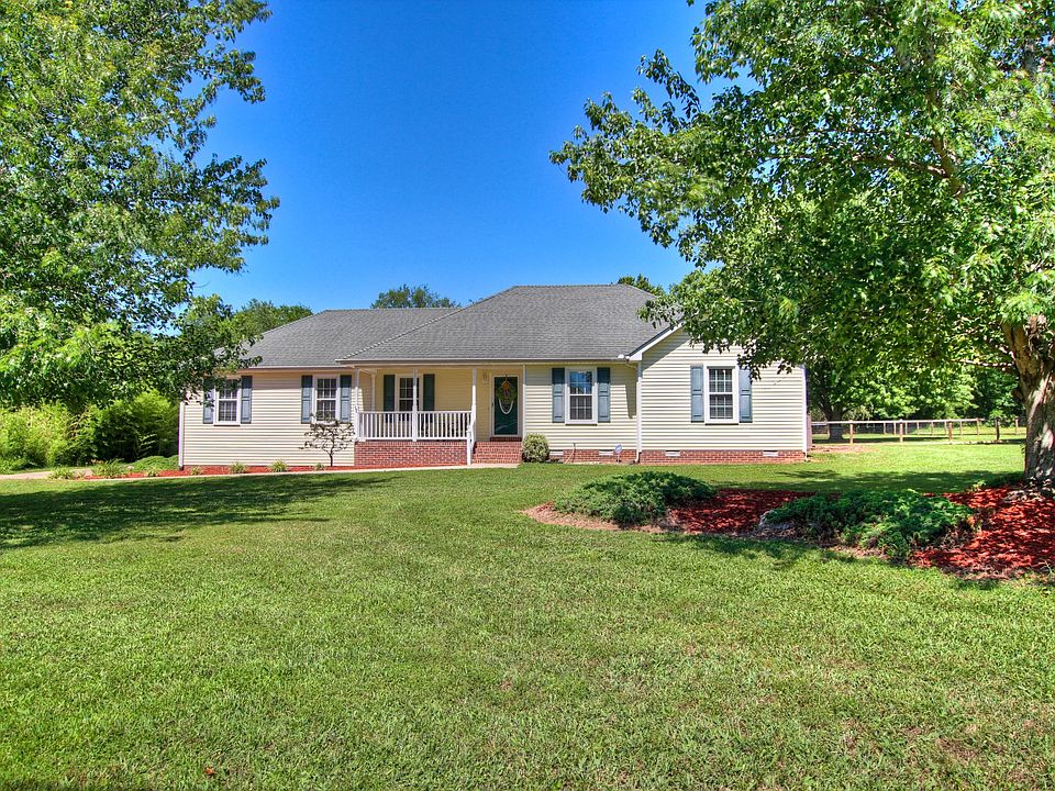 1st image of 1561 Jarratt Dr
