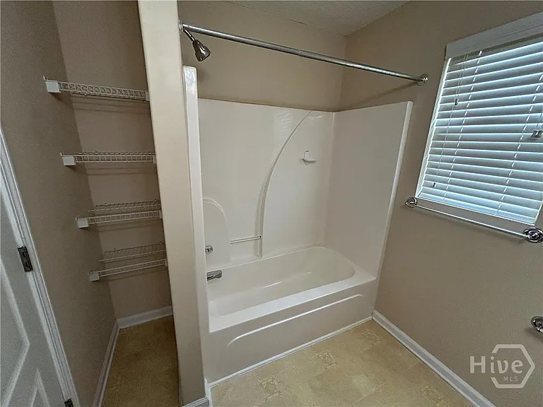 197 Bridgewater Cir — Photo 16