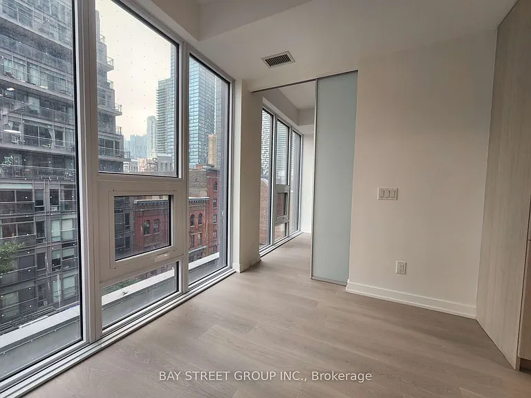 100 Queen St E #605 — Photo 14