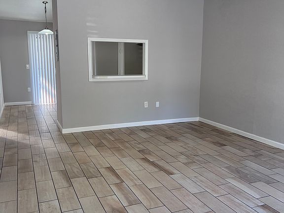 4th image of 639 Woodlane Cir