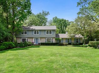 1420 S West Fork Dr, Lake Forest, IL 60045