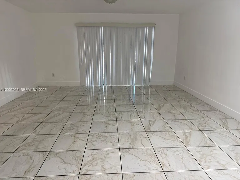 10393 N Kendall Dr #U7 — Photo 6