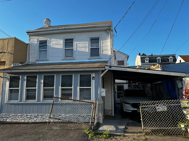 47 Cedar Aly — Photo 2