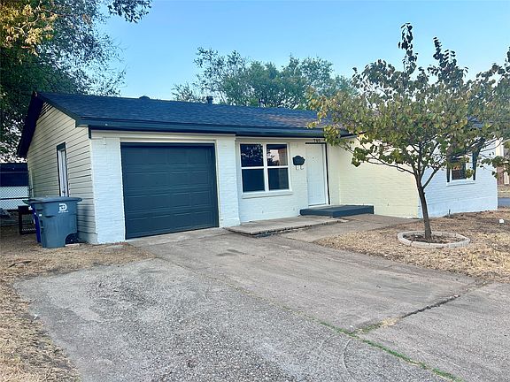 3rd image of 705 Jadewood Dr