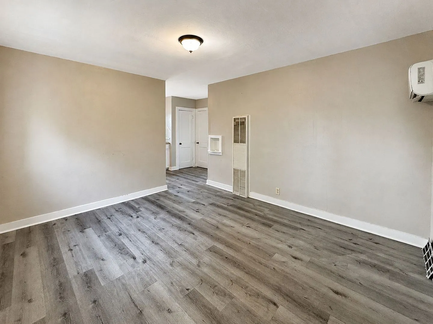 Water Street Quadplex — Photo 3