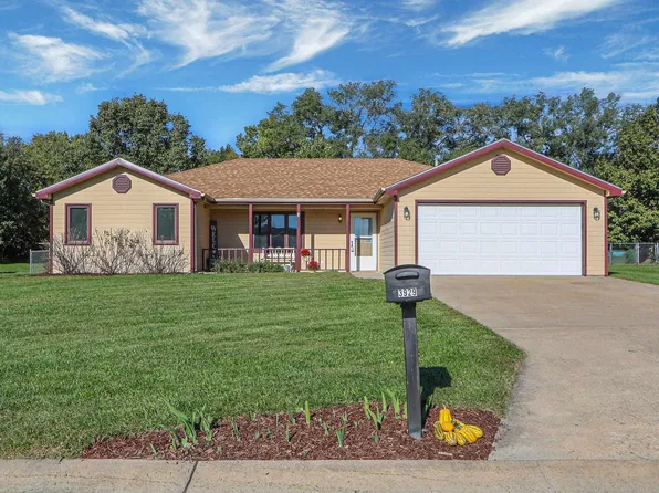 3929 Forrest Ln, Manhattan, KS 66502