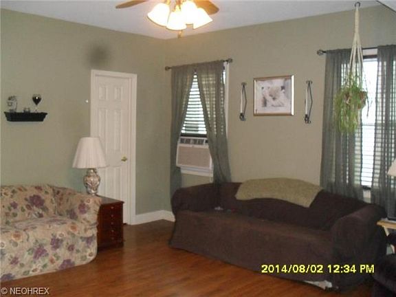 4th image of 38 Chestnut Ave