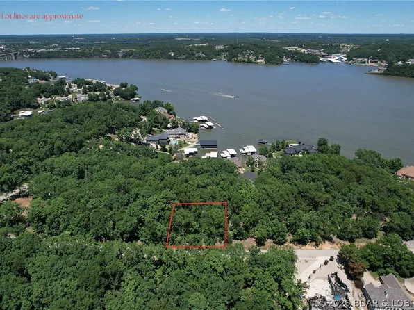 1532A Quanta Grande Dr, Sunrise Beach, MO 65079