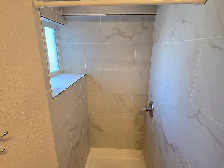 114 N Touchet St — Photo 19