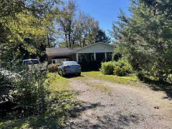 179 Center Ct SE, Bolivia, NC 28422