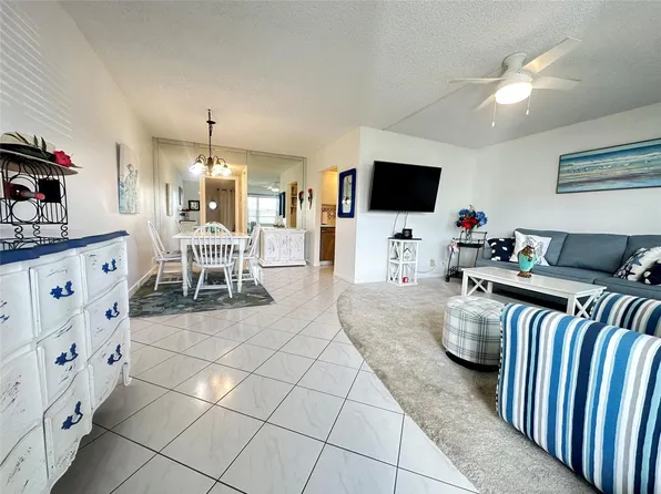 131 Oakridge J #131, Deerfield Beach, FL 33442
