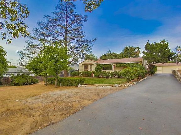 2nd image of 4299 Merritt Blvd
