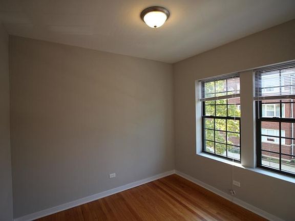 4th image of 3110 W Sunnyside Ave APT 1F