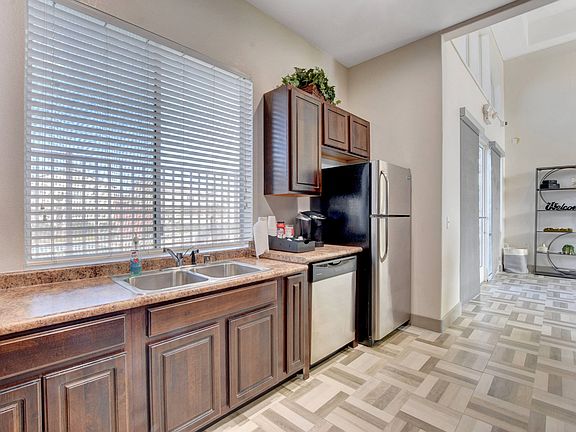 4th image of 6650 E Russell Rd Unit 301
