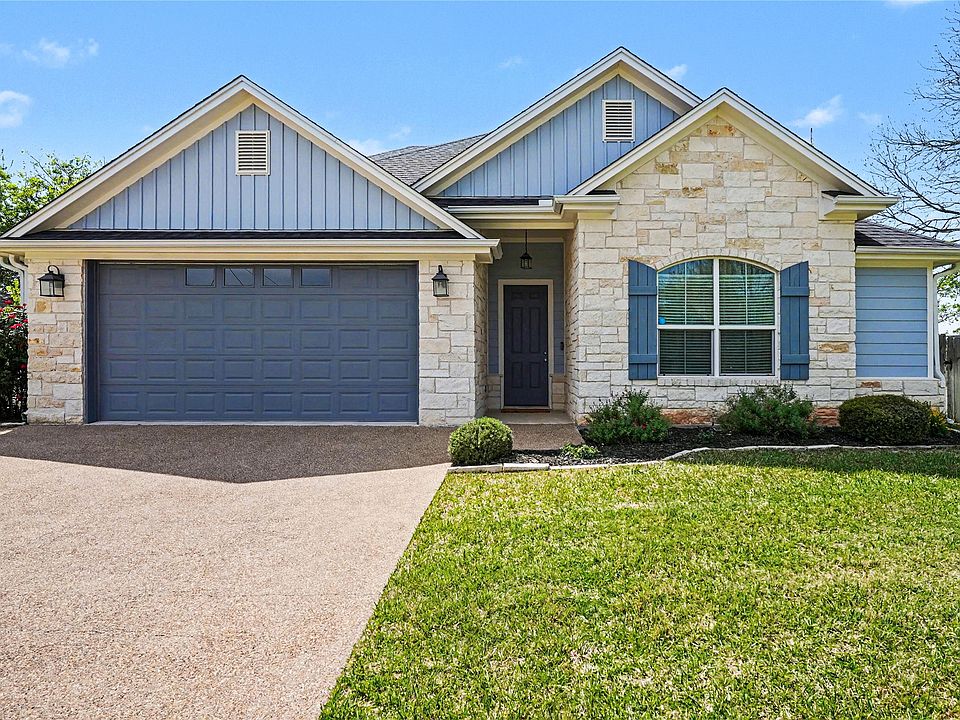 1st image of 2425 S 16th St