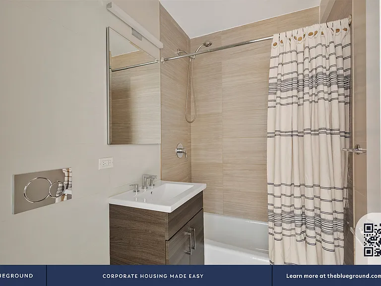 210 W 70th St #918 — Photo 15