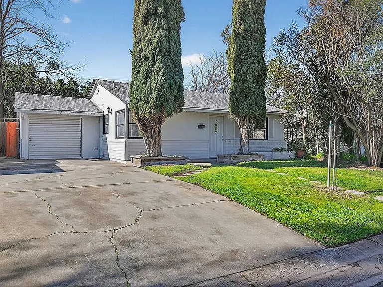 3308 Windsor Dr — Photo 3