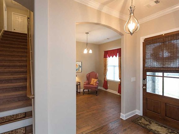3rd image of 401 Marlowe Ct