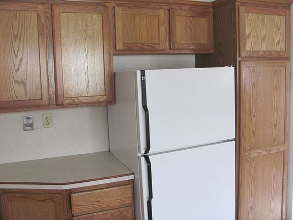 4th image of 224 Christian Ave