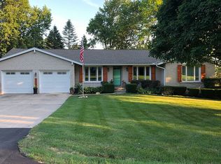5807 Hilltop St, Papillion, NE 68133