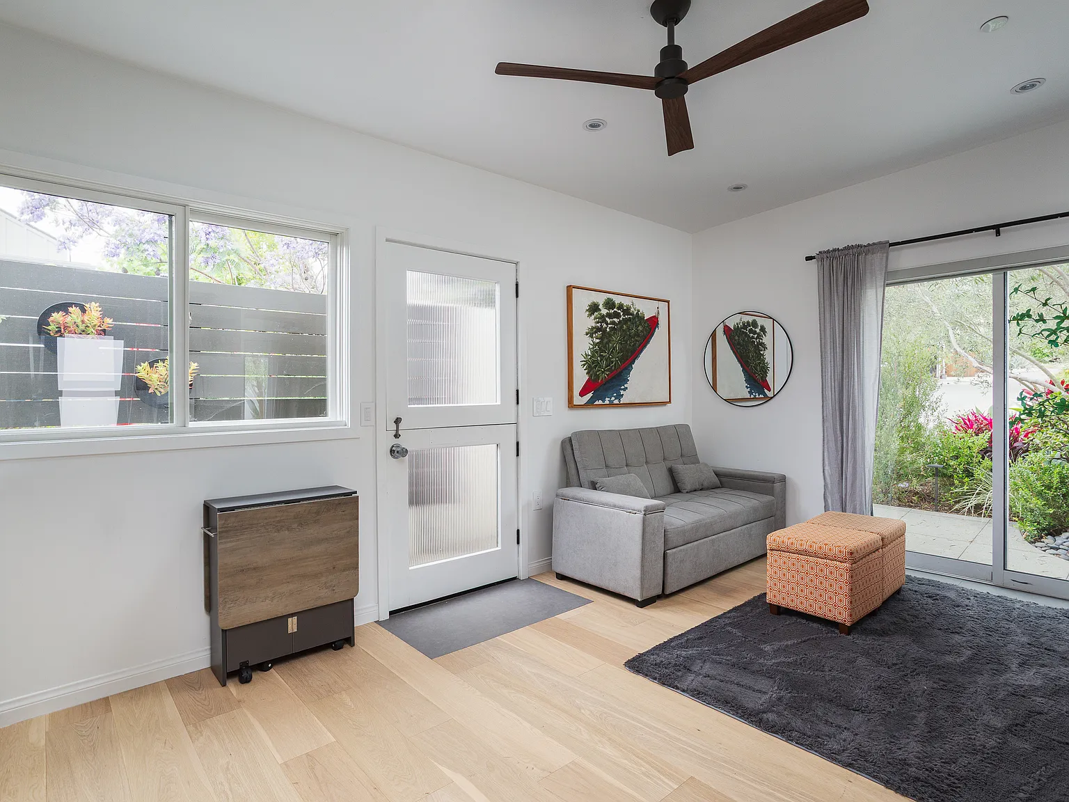 1 bed, 365 sqft, $2,698 — Photo 4