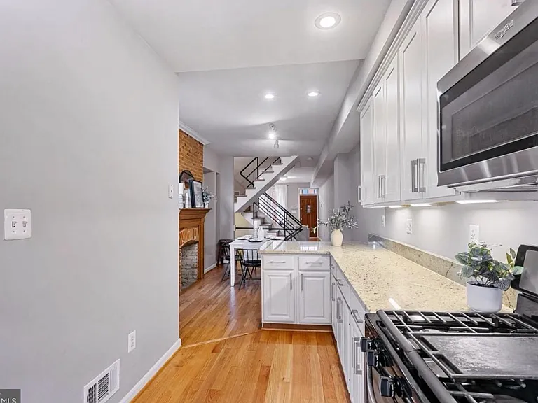 1628 S Charles St — Photo 9