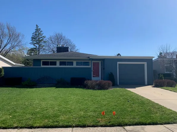 1943 Carman Dr, Saginaw, MI 48602