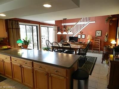 5th image of 719-34 Creekside Dr
