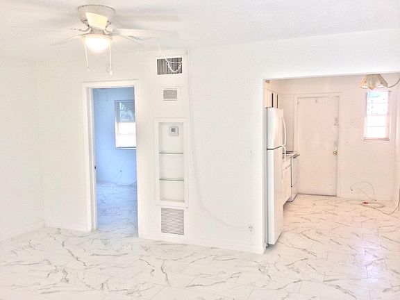 2nd image of 216 SE 3rd Ave #216