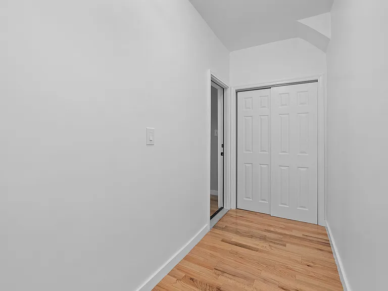 189 Clerk St #1 — Photo 14