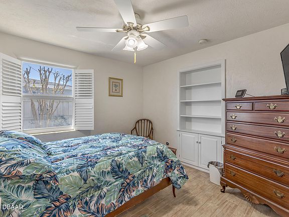 4th image of 1416 Southard Ave