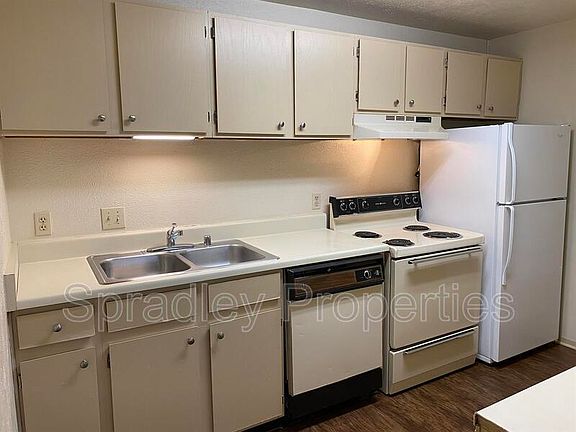 4th image of 608 John Paul Jones Dr APT 134
