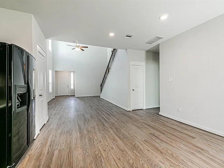 16911 Lagos Ln — Photo 20