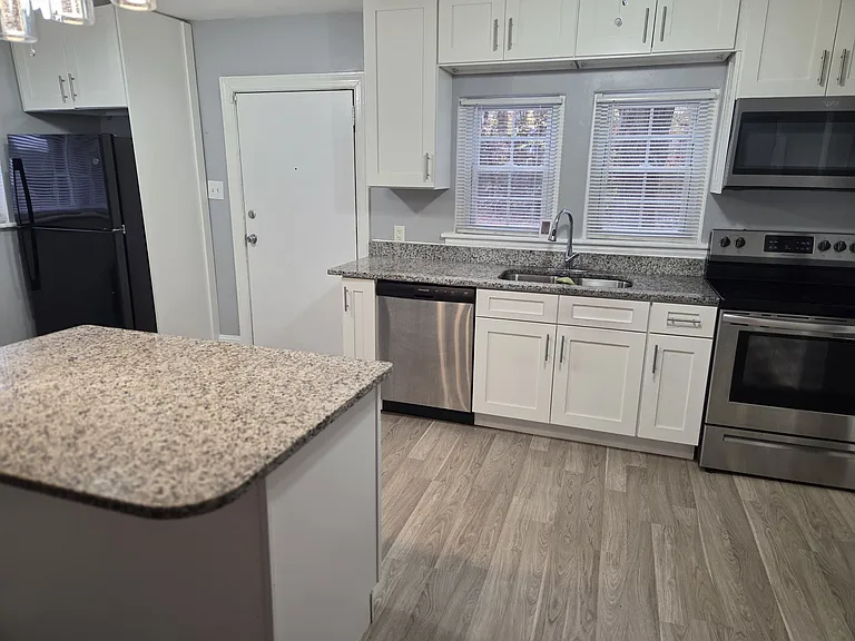 506 Bellevue Ave #D — Photo 3