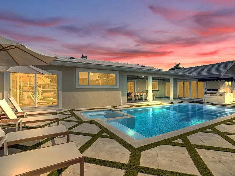 885 Nafa Dr — Photo 15