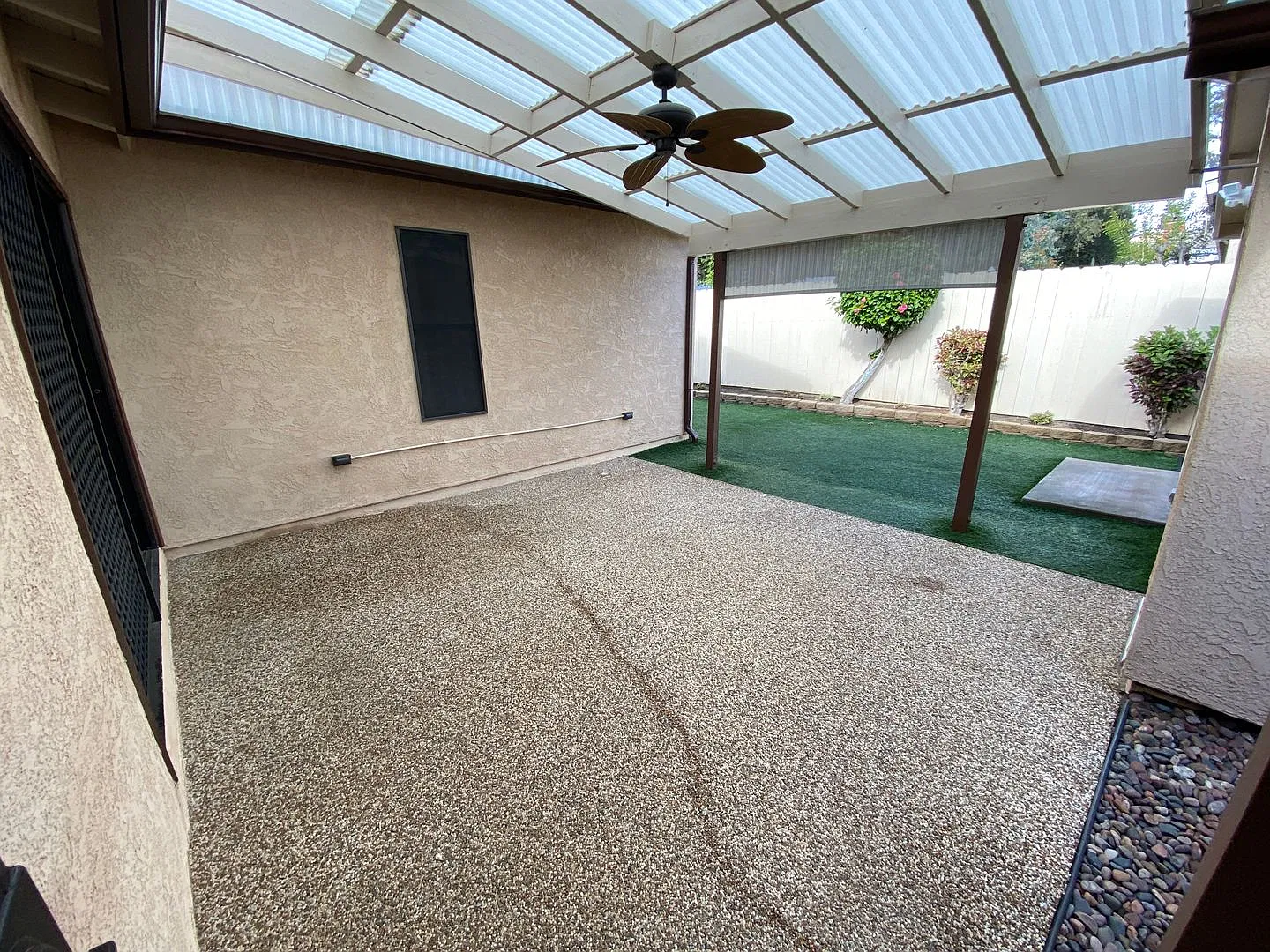 5 Rooms, Great Covered Patio!! — Photo 2