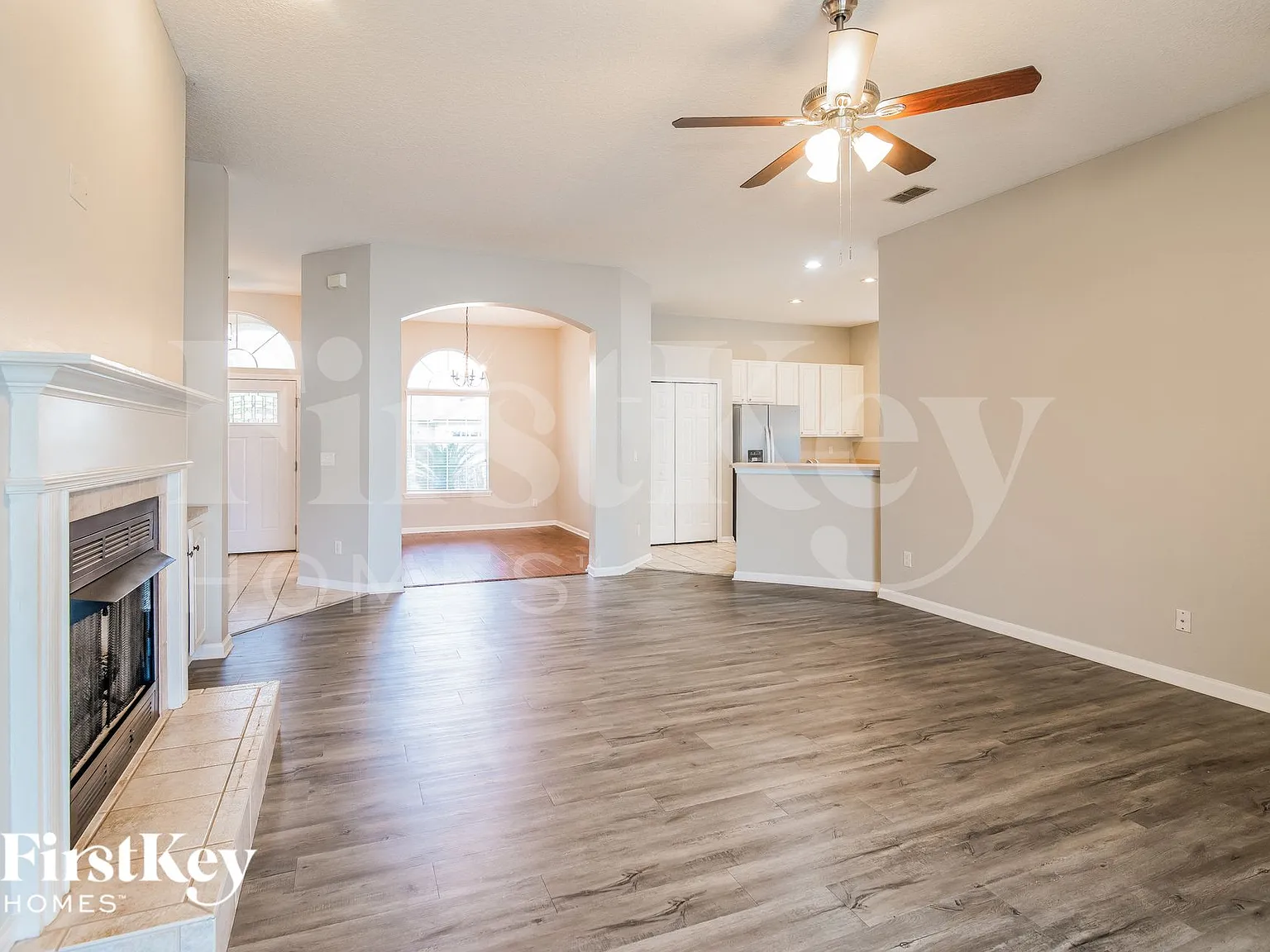 4 bed, 2.0 bath, 2005 sqft, $2,335 — Photo 3