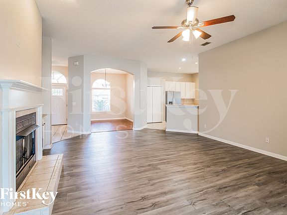 3rd image of 528 Millhouse Ln