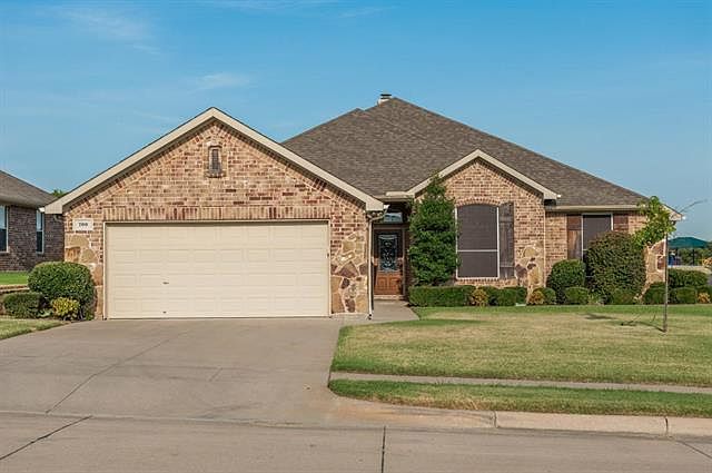 1st image of 700 Stribling Dr