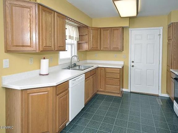 4th image of 167 Birch Ln