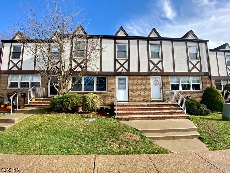 1st image of 39 STRATFORD DR