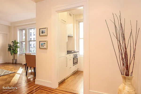 Sold by Sotheby's International Realty | media 10