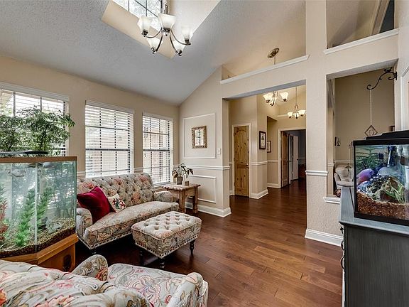 5th image of 601 Gunnison Dr