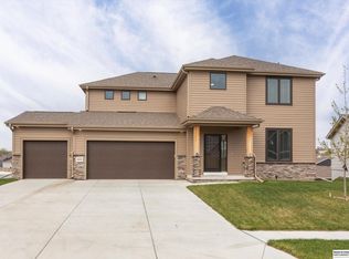 18456 Redwood St, Omaha, NE 68136