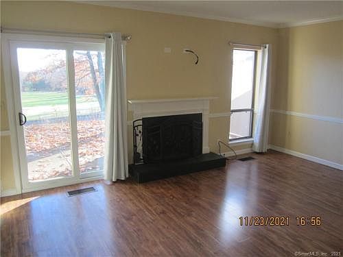 4th image of 10 Cottonwood Dr #10