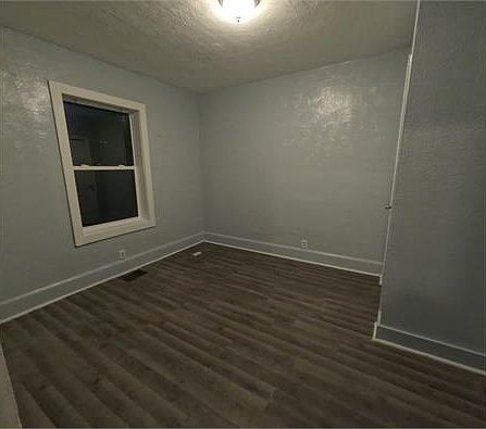 2nd image of 410 N Walnut St
