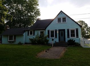 83 Sherman St, Merrick, NY 11566