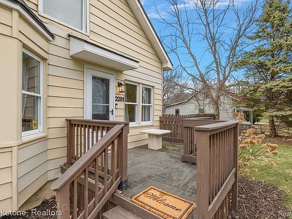 4th image of 2281 Dexter Rd