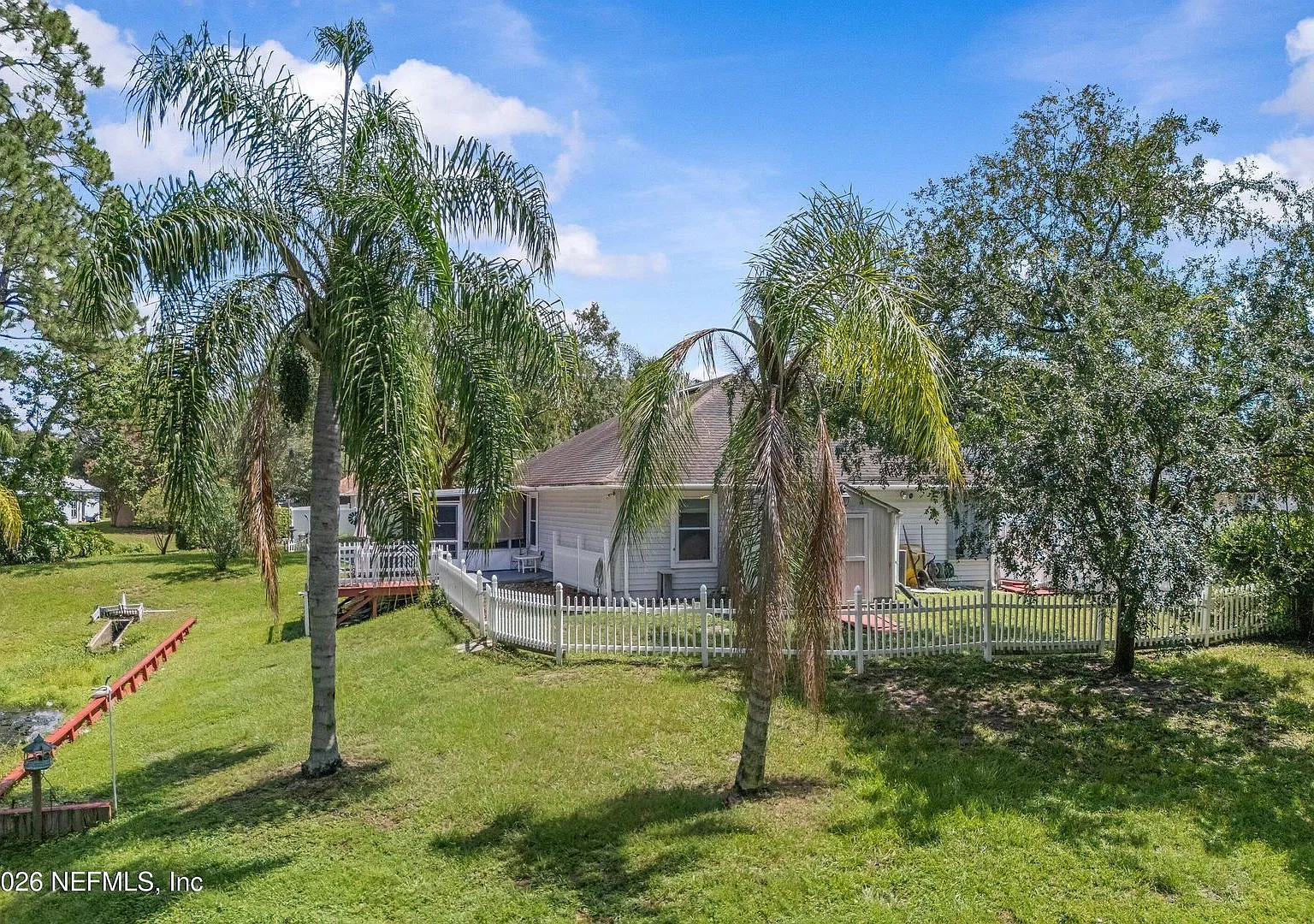 Over 1/2 Acre on Serene Pond in Cul-De-Sac — Photo 3