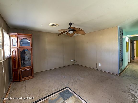 3rd image of 1112 Coffee Dr